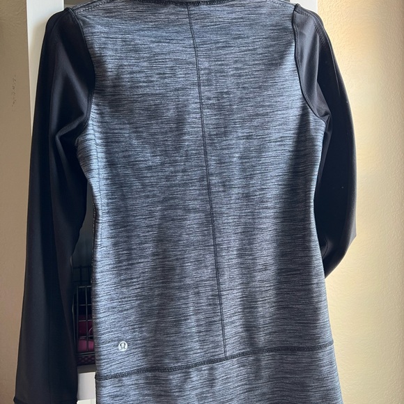 RARE Lululemon jacket size 4 - Picture 10 of 13